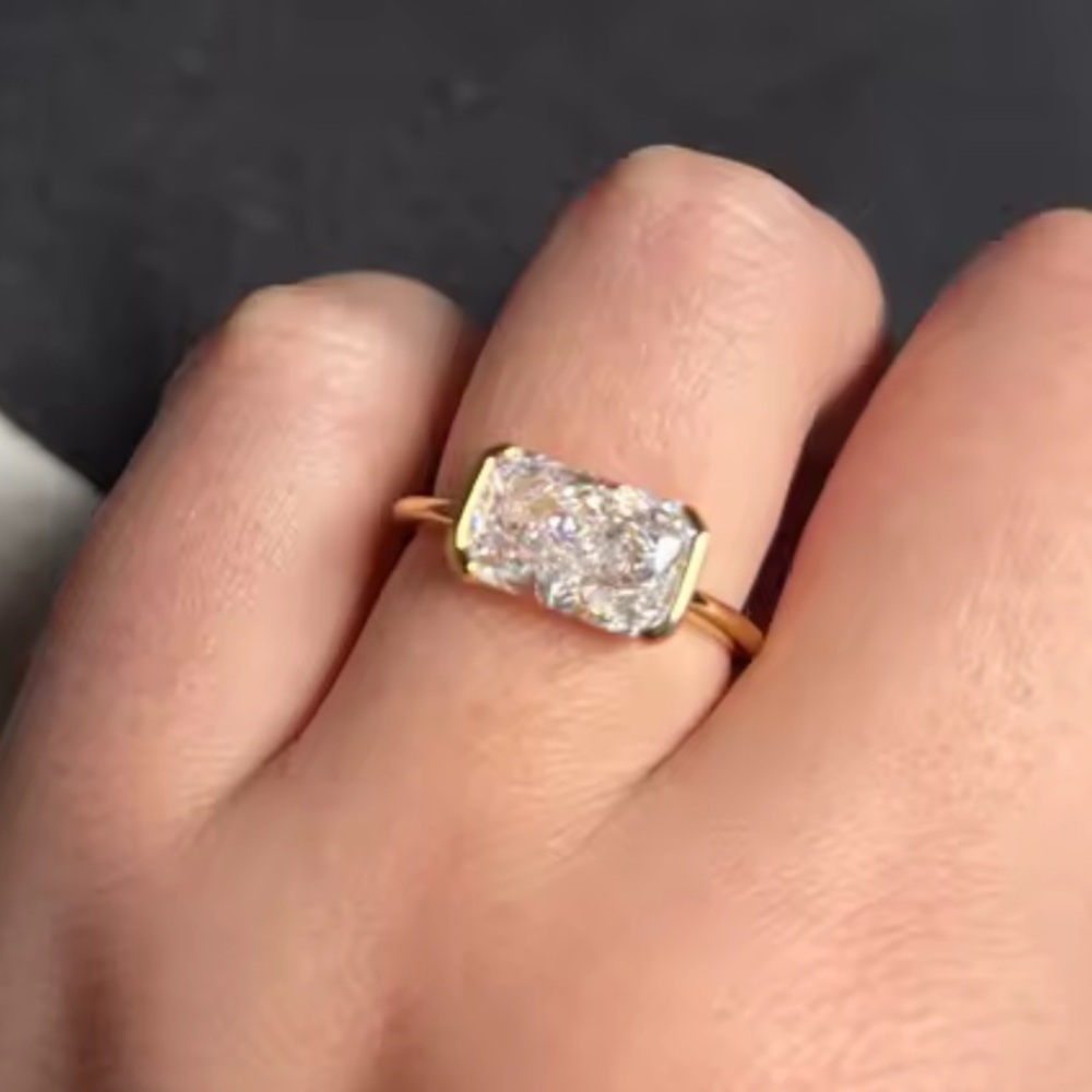 18k 3ct Radiant Cut Ring - Picture 7 of 15
